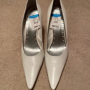 BCBGirls white pointed toe stilettos, 10